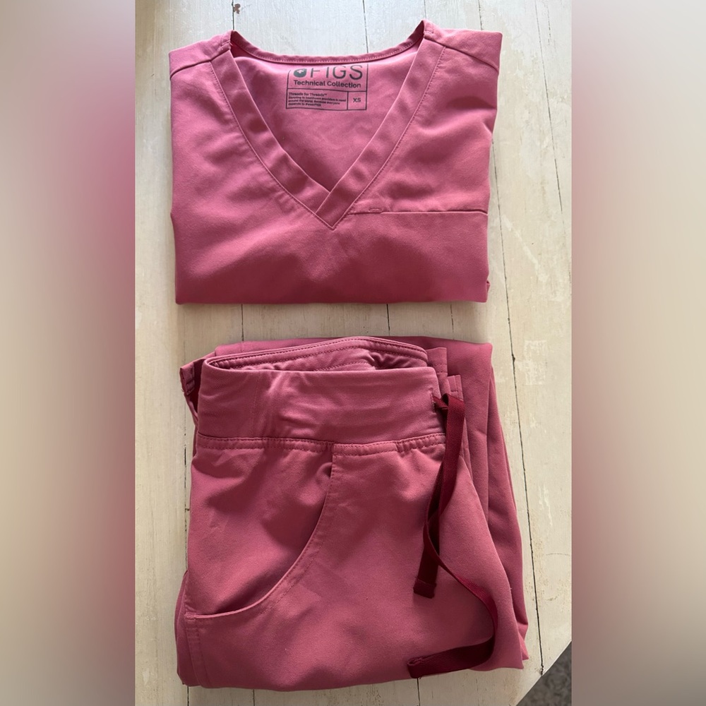Figs Scrub Set